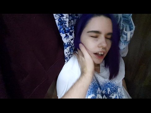 ❤️ Gjeta motrën time në dollap dhe e ndihmova të përfundonte Video anale në sq.hentai-for.ru ❌